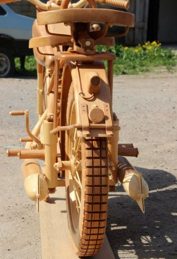 Radziecki motocykl IZH-49 cały z drewna z najdrobniejszymi detalami rok bud.2014 - 1.png