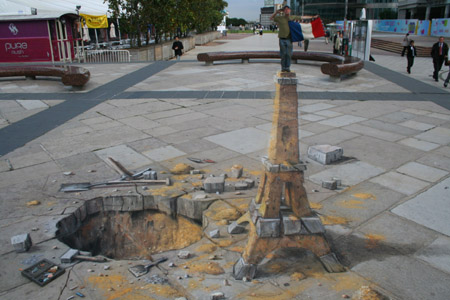 Iluzja na chodniku - parisgd.jpg