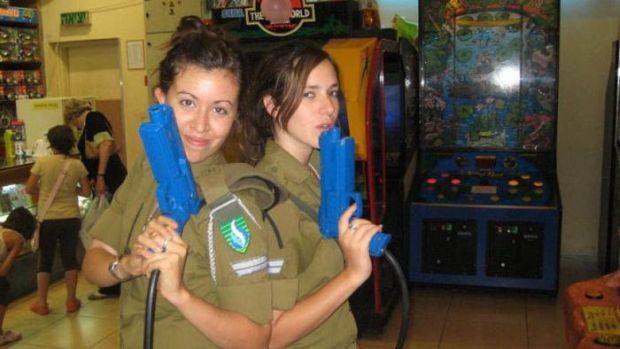 Izraelskie dziewczyny w mundurze - jewishgirls_17.jpg