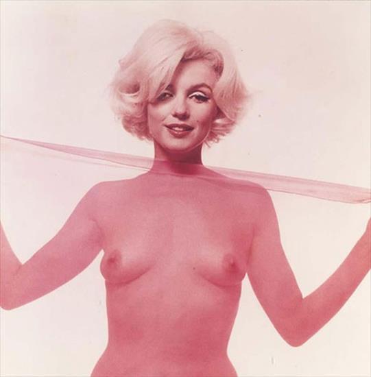 Skandaliczne zdjęcia Marilyn Monroe - c614a7f8e33da7b44695d22d0285f0d4.jpg